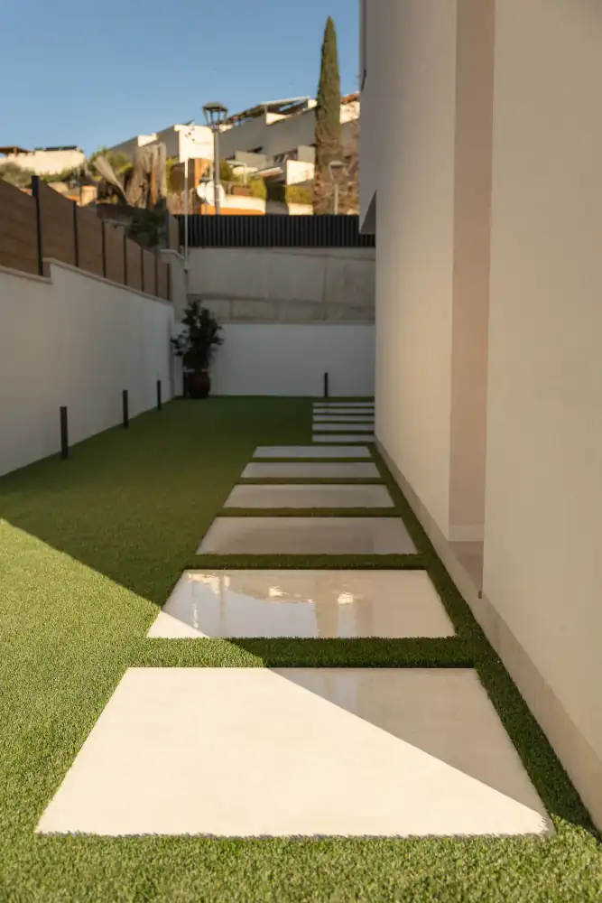 Disfruta del césped de tu jardín