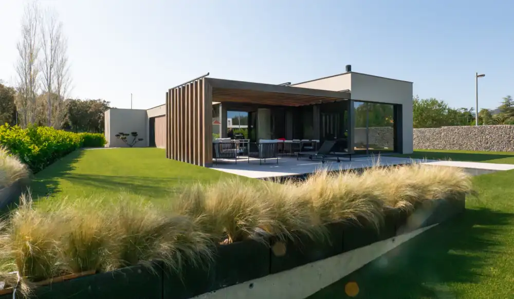 Impacto del Césped Artificial en la Biodiversidad del Jardín