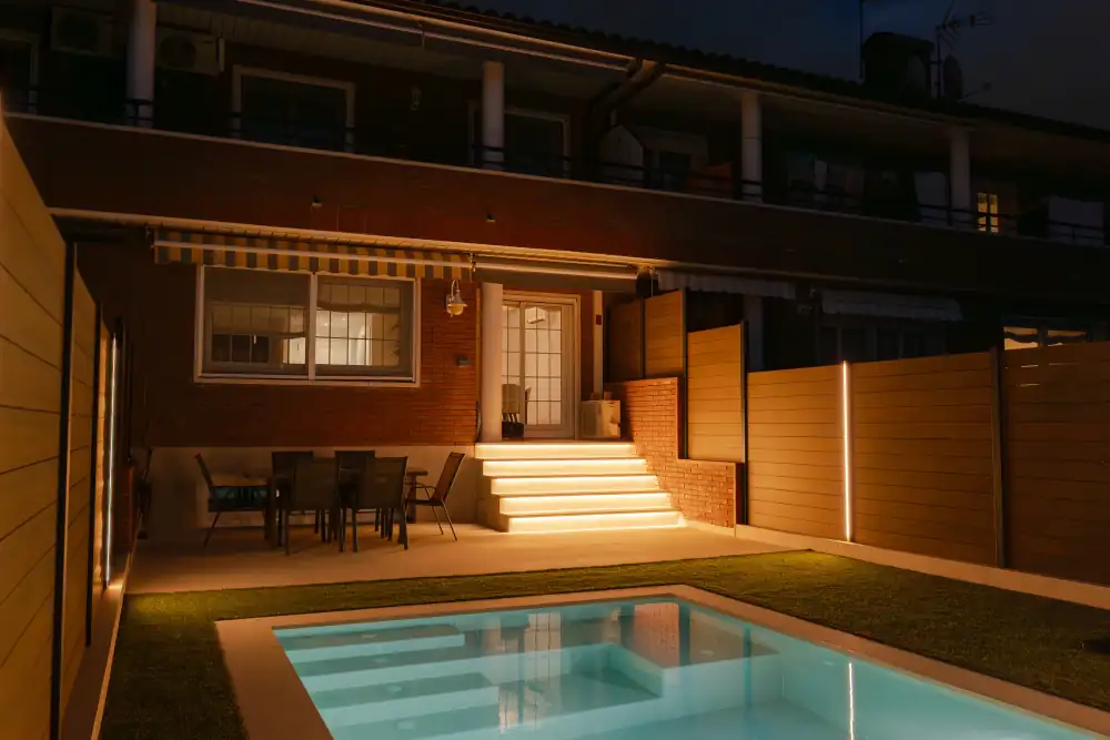 Cosas que Debes Saber Antes de Llenar Tu Piscina con Agua del Mar