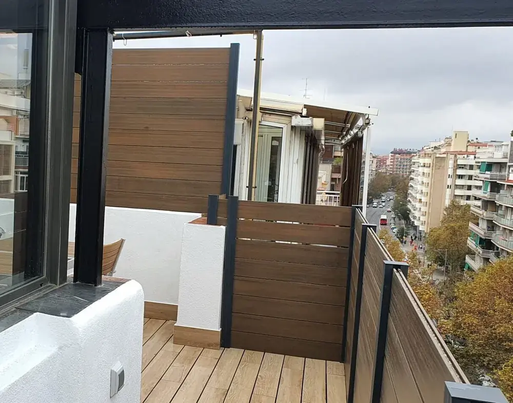 Acabado final de terraza renovada para uso residencial