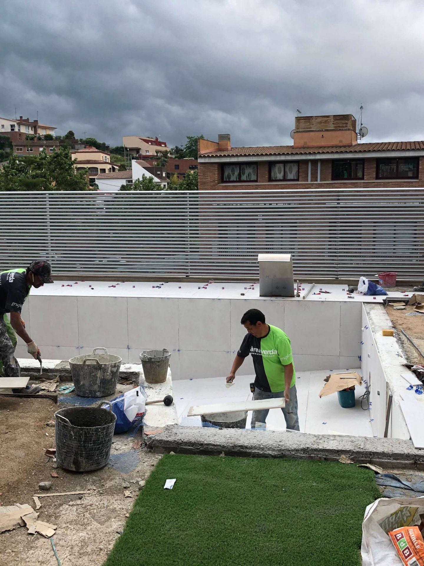 construccion de piscinas blancas