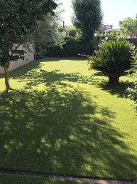 Instalación césped artificial jardín
